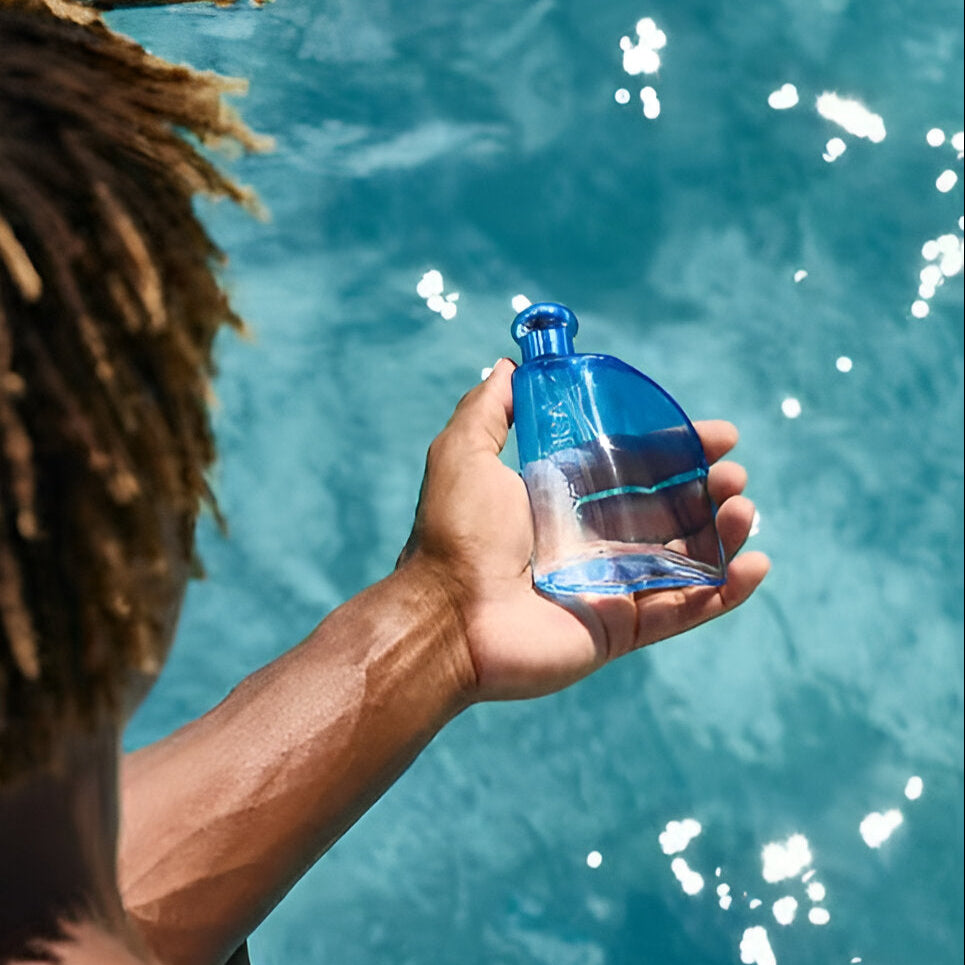 نوتيكا بيور بلو أو دي تواليت