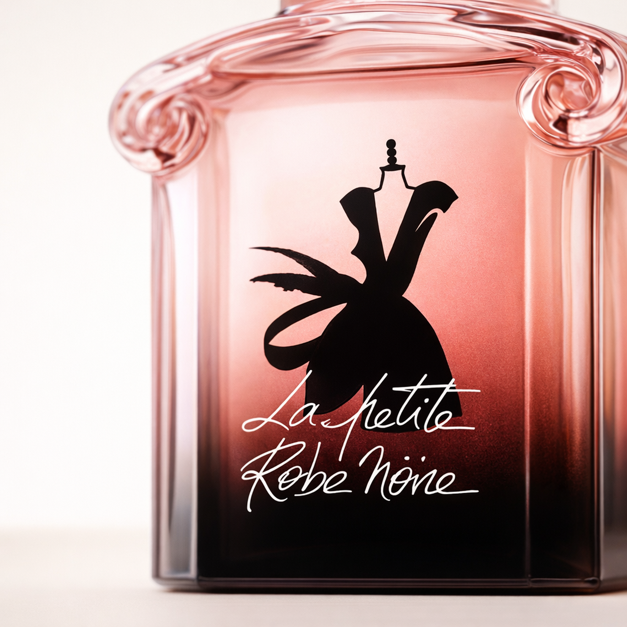 Guerlain la Petite Robe Noire Honey Rose EDP for Women macro label detail gallery showcase