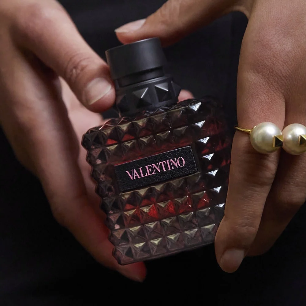 Valentino Donna Born in Roma Intense EDP fragrance details image